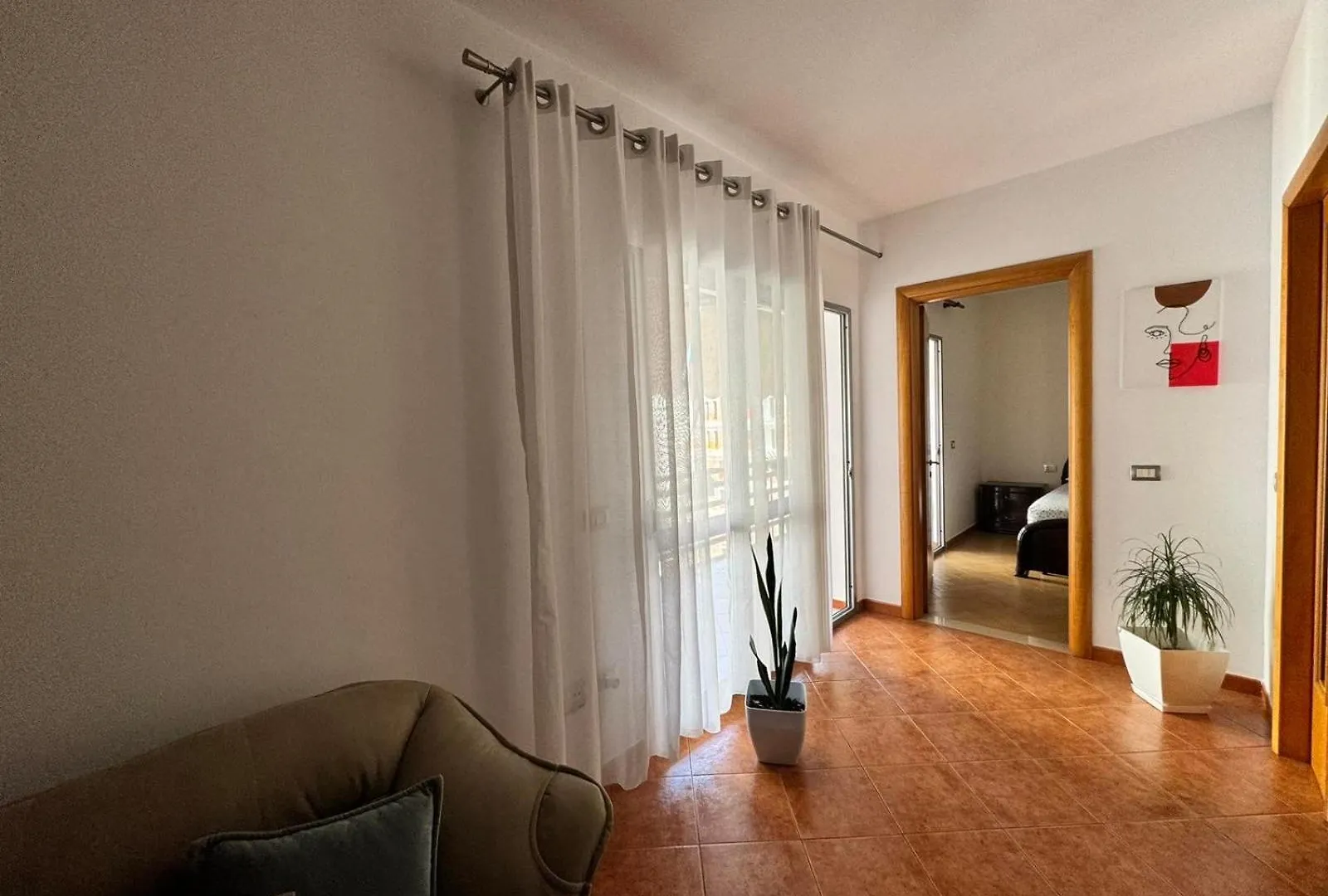 Robert Apartment Tirana 0*,  Albania